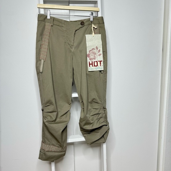 H.O.T. Hot One's Lifetime Khaki Rollup Capri Pants Size 28 Medium - Picture 4 of 16